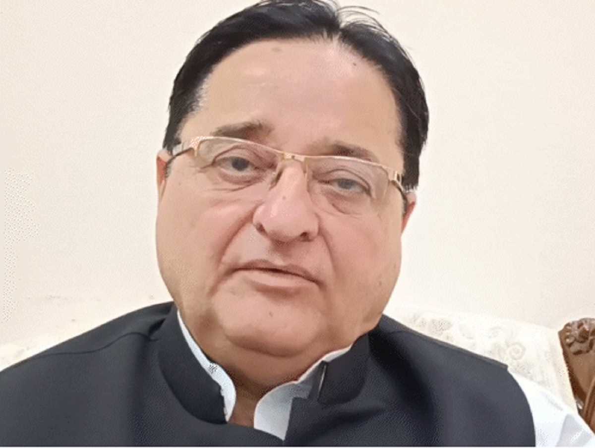 मुरादाबाद: कवि कुमार विश्वास के बयान पर एसटी हसन का पलटवार, जयचंद भी एक देशद्रोही बादशाह था